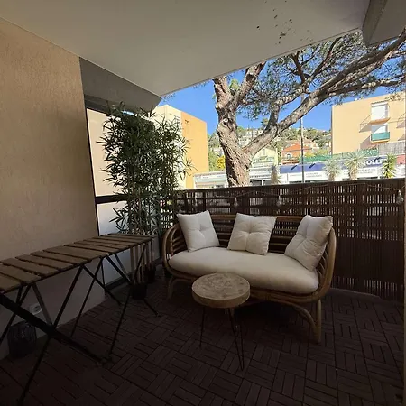 T2 Centre Ville/plage/commerces/clim Le Lavandou