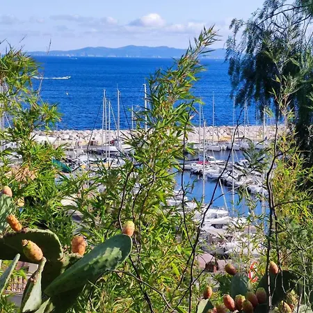T2 Centre Ville/plage/commerces/clim Daire